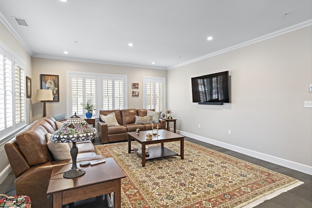 175 North Ave # 302
