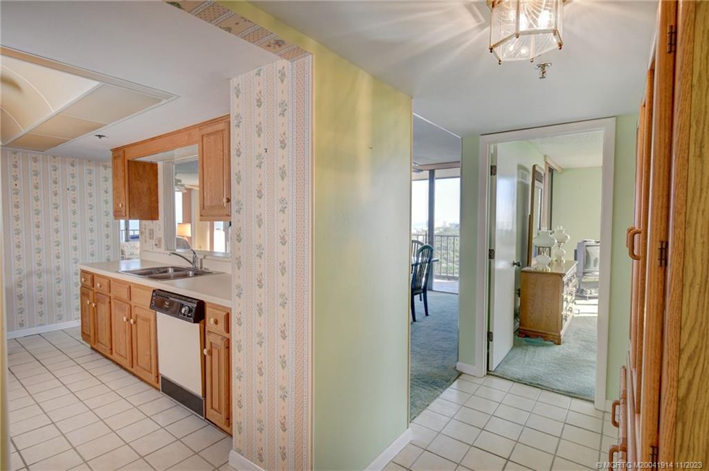 5047 N Highway A1a 1401