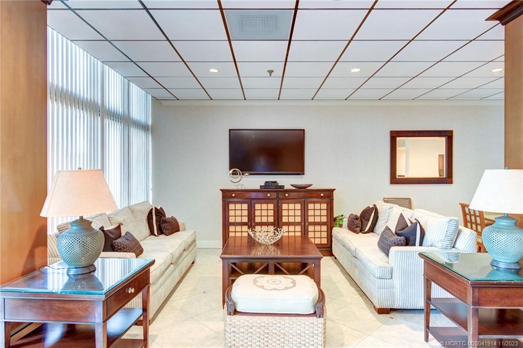 5047 N Highway A1a 1401