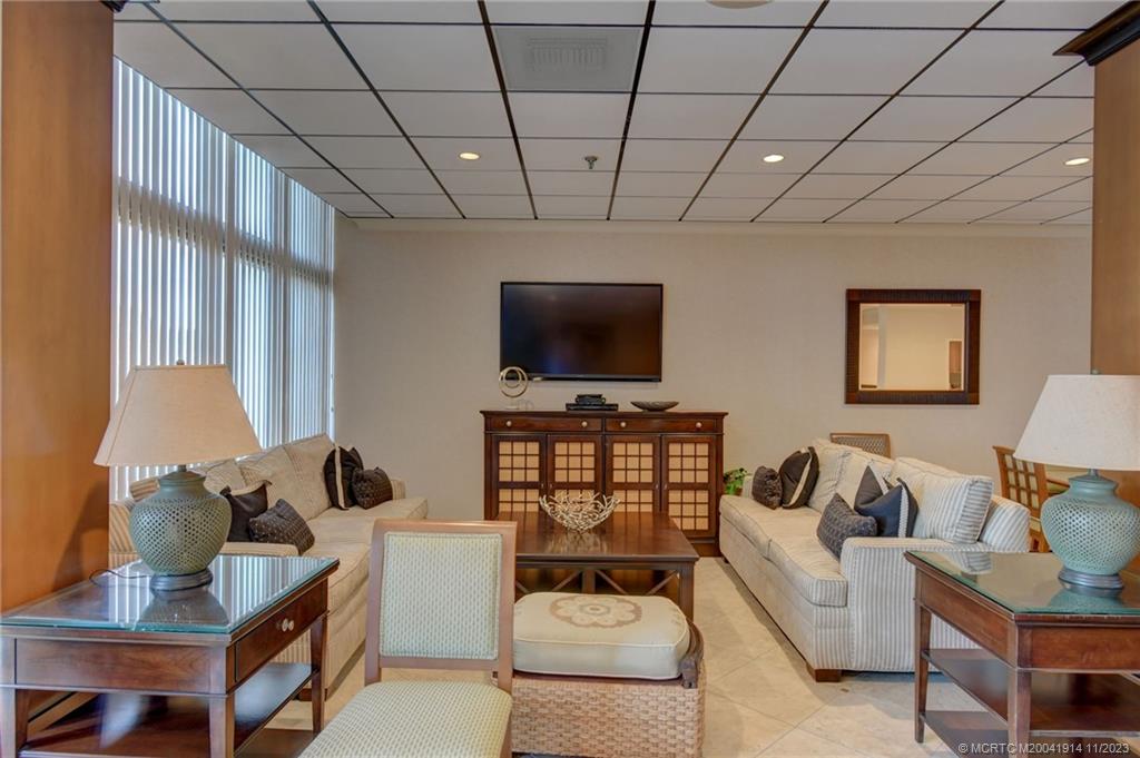 5047 N Highway A1a 1401