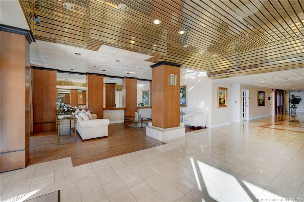 5047 N Highway A1a 1401