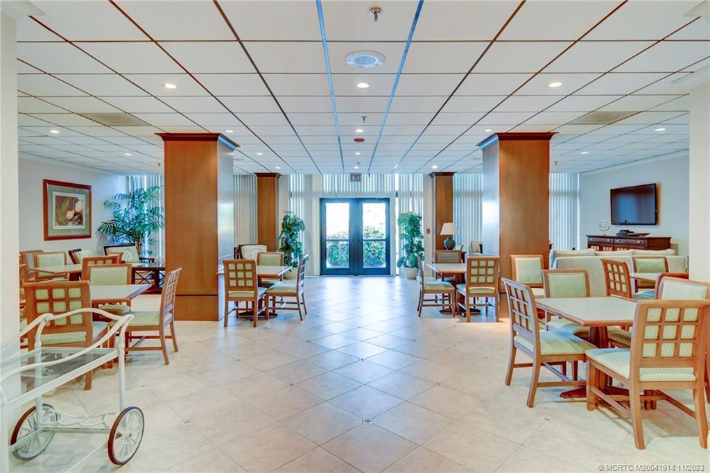 5047 N Highway A1a 1401