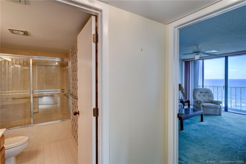 5047 N Highway A1a 1401