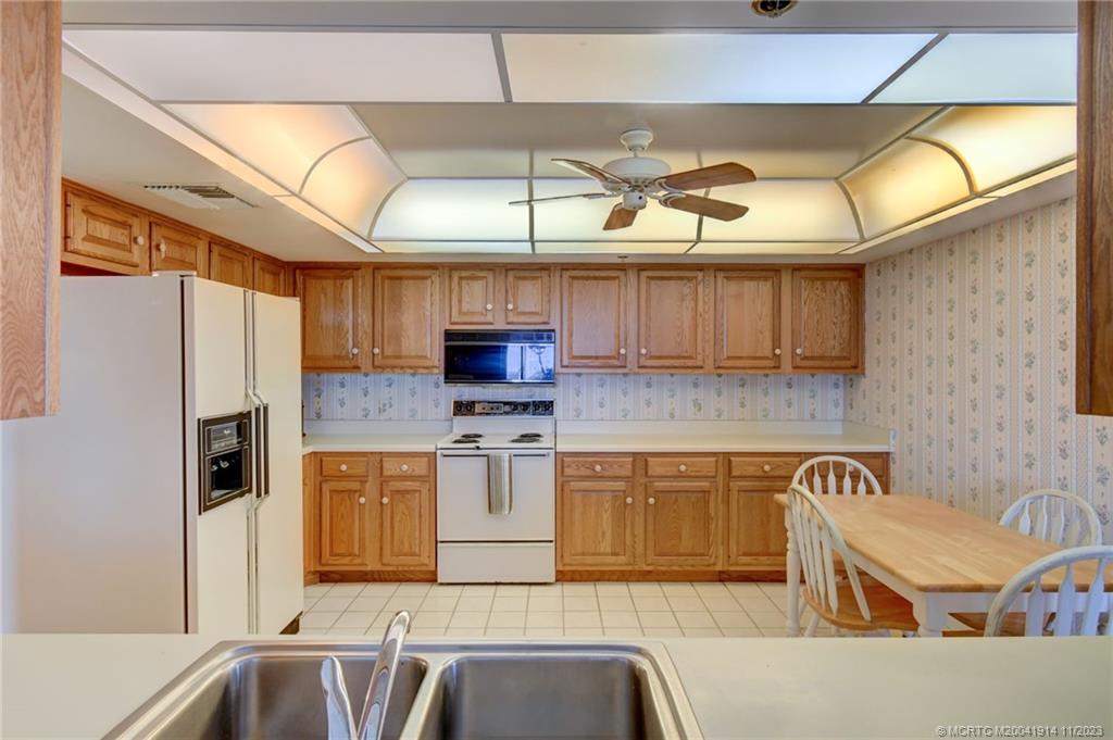 5047 N Highway A1a 1401