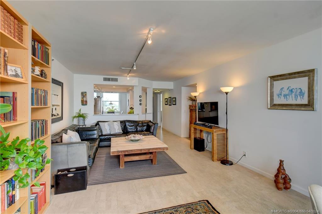 9600 S Ocean Drive 402
