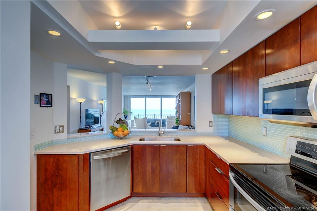 9600 S Ocean Drive 402