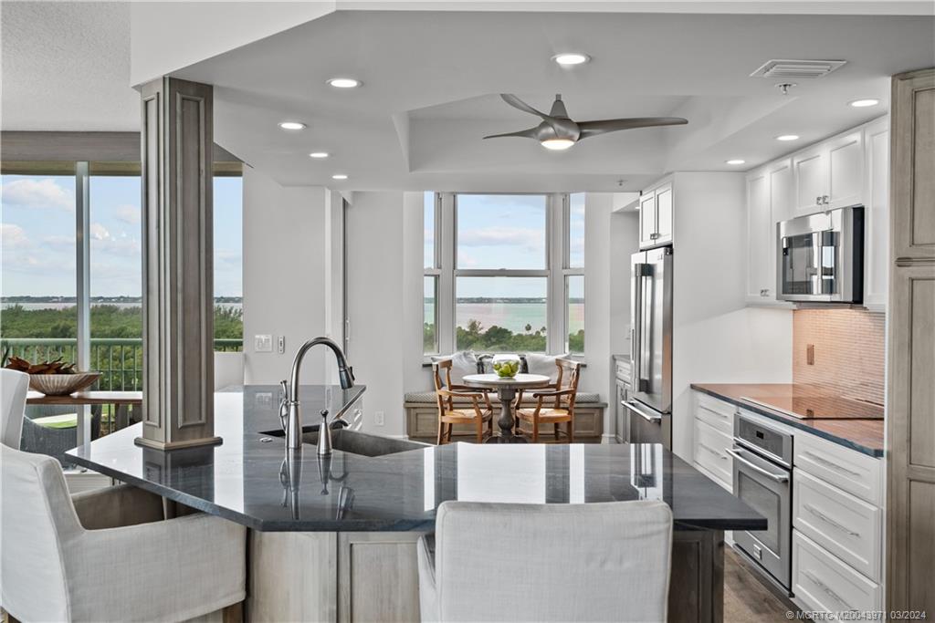 8650 S Ocean Drive 806