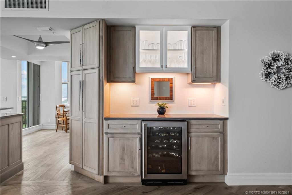 8650 S Ocean Drive 806