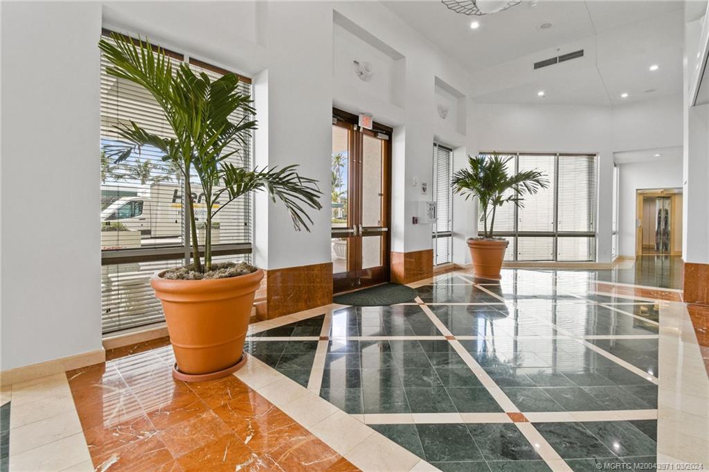 8650 S Ocean Drive 806