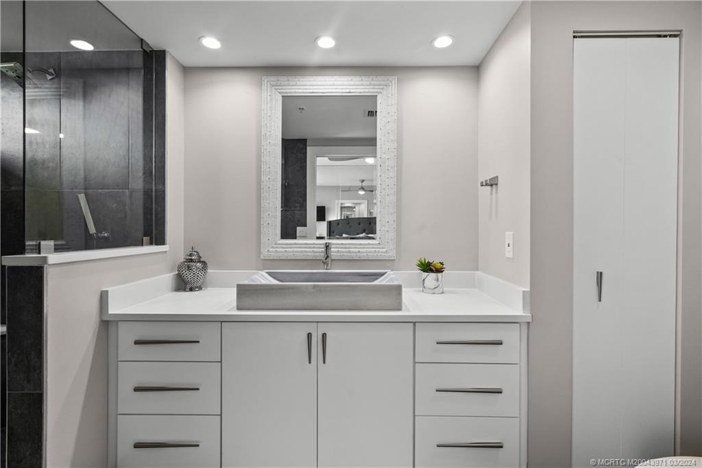 8650 S Ocean Drive 806