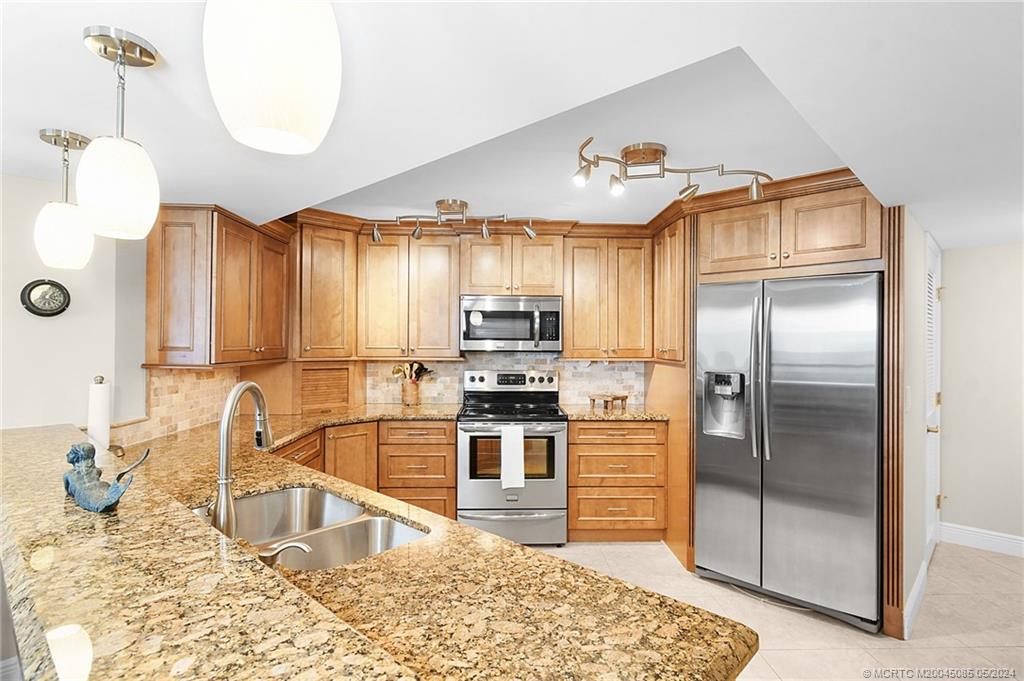 9550 S Ocean Drive 705