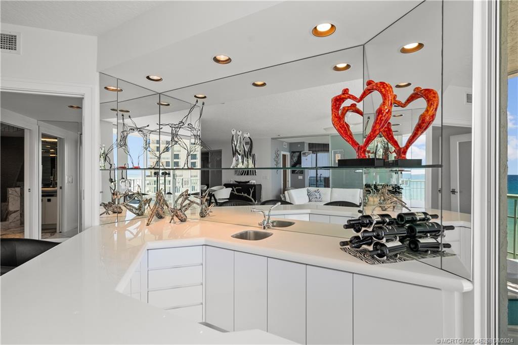 8650 S Ocean Drive 605