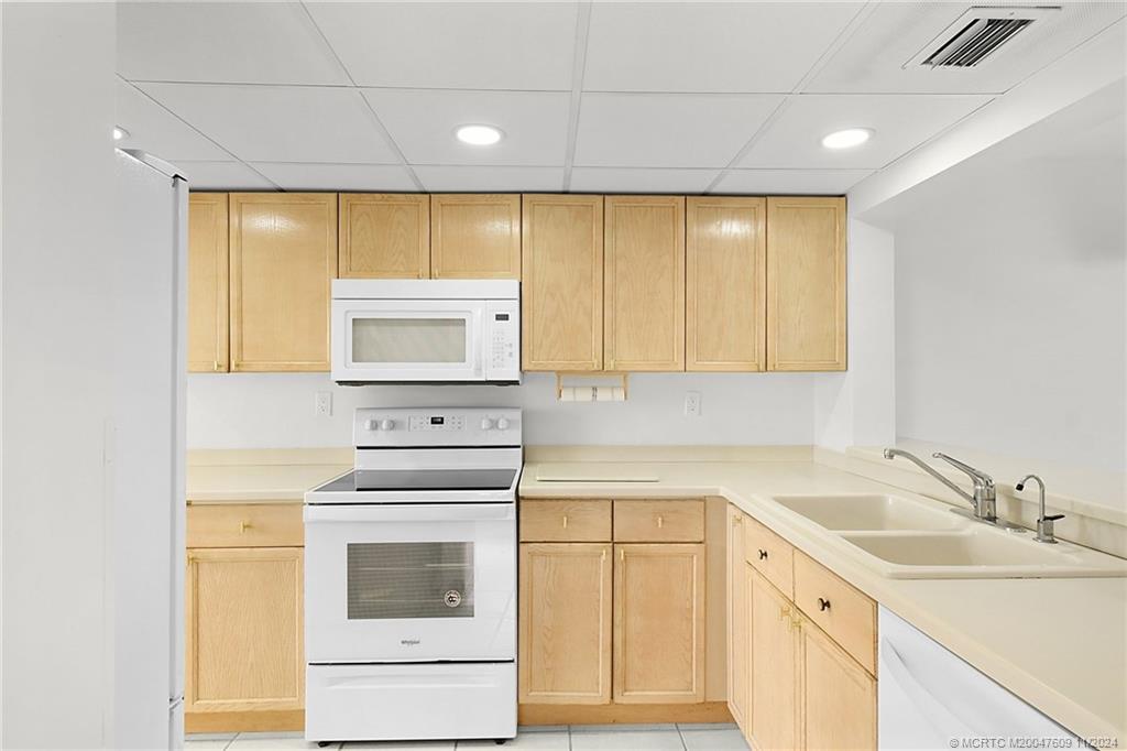 10044 S Ocean Drive 1204