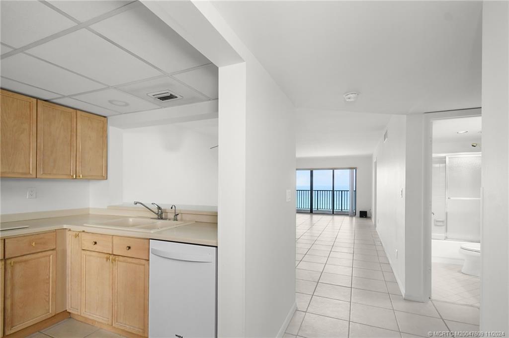 10044 S Ocean Drive 1204