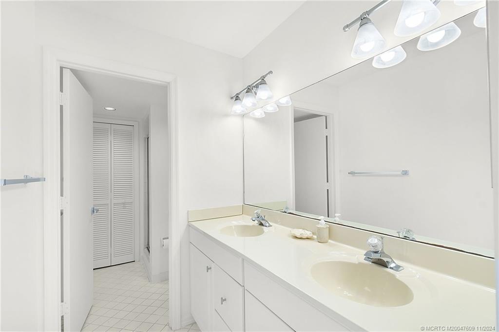 10044 S Ocean Drive 1204
