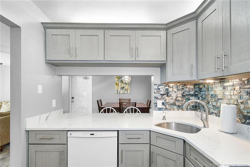 4452 NE Ocean Blvd D1