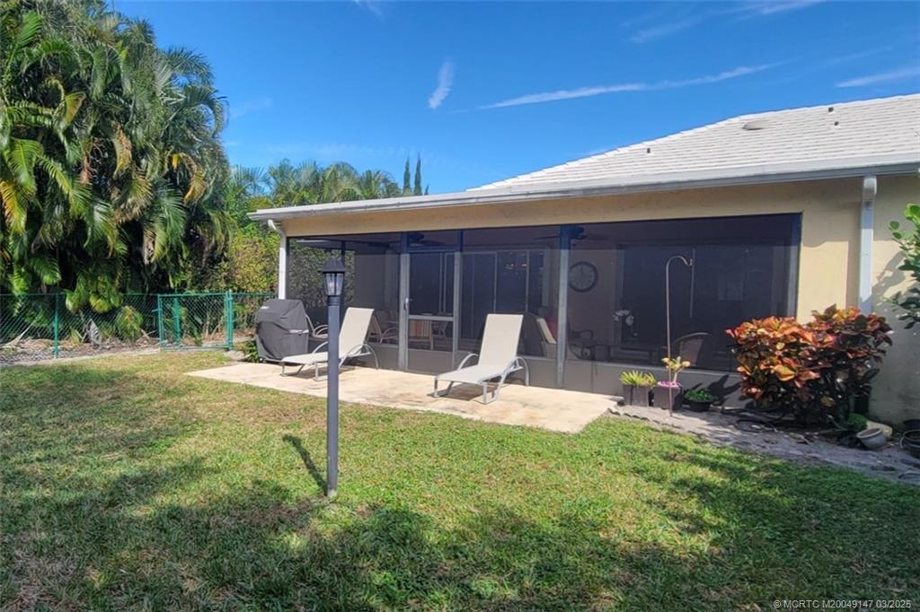 3852 SE Fairway W
