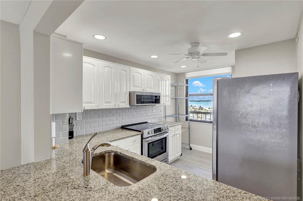 10600 S Ocean Drive 802