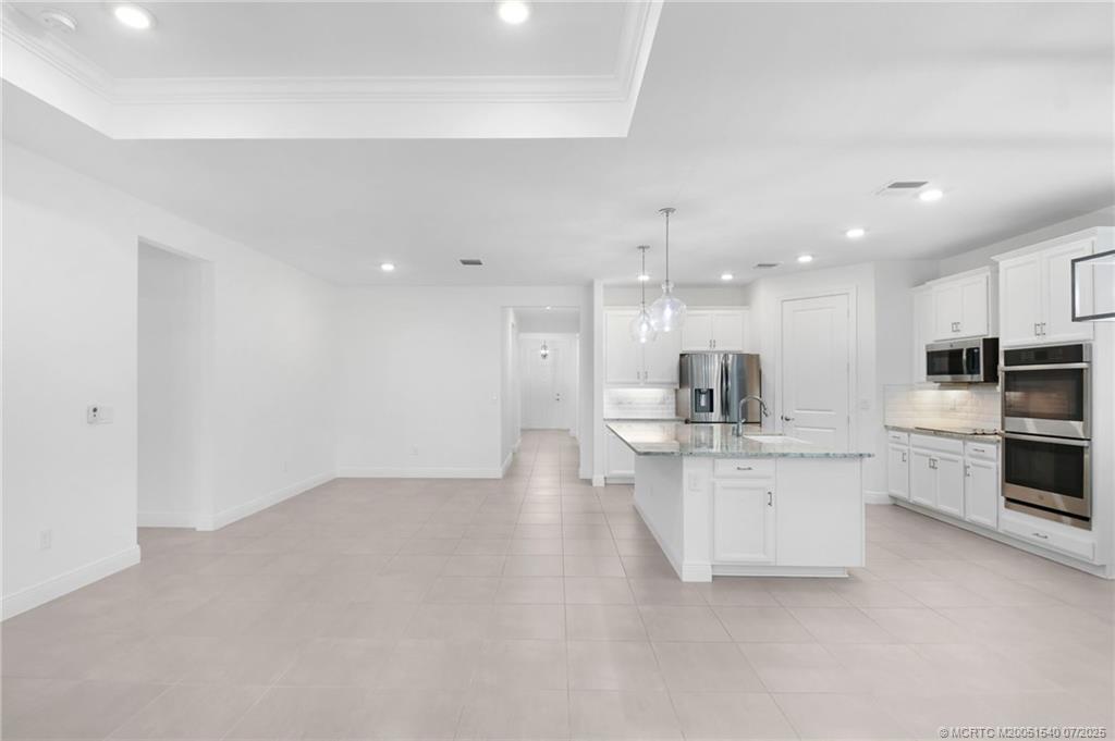 4914 SW Montclair Drive