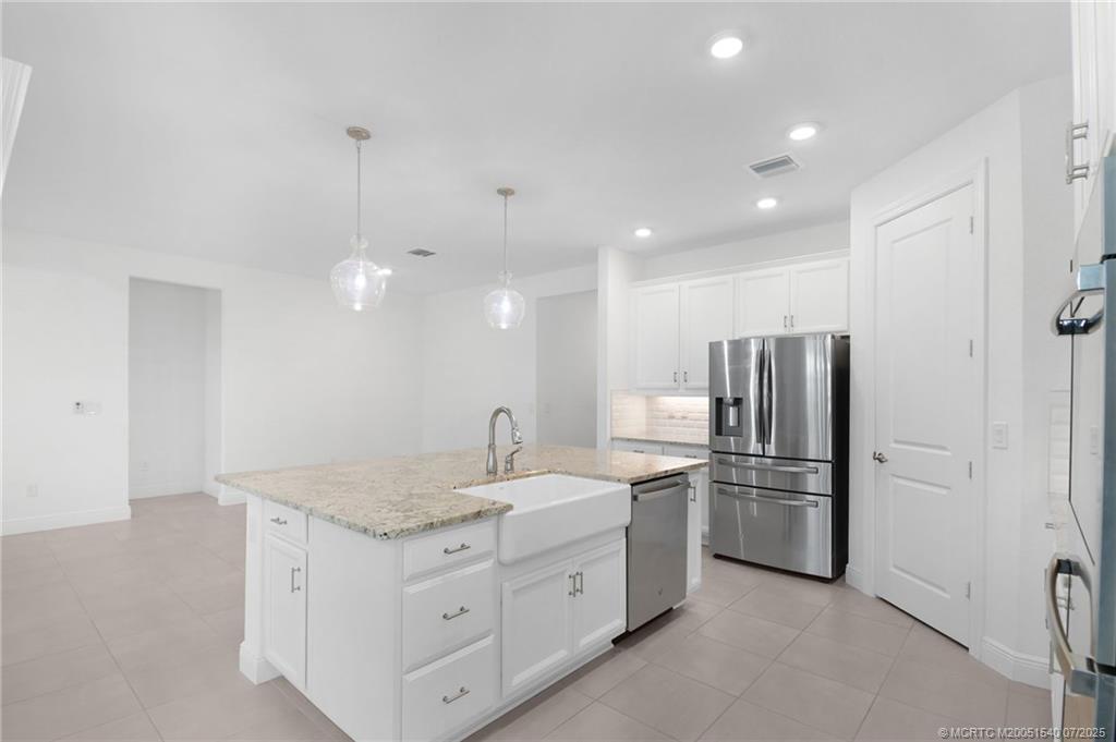 4914 SW Montclair Drive