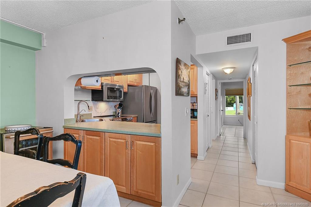 4444 NE Ocean Blvd E1
