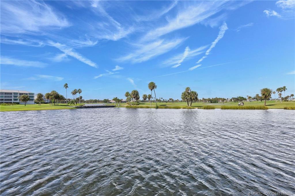 40 NE Plantation Road 107