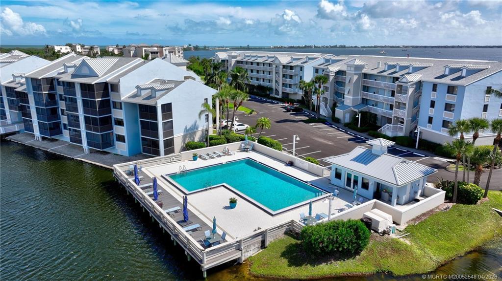 40 NE Plantation Road 107