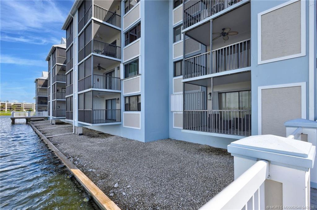 40 NE Plantation Road 107