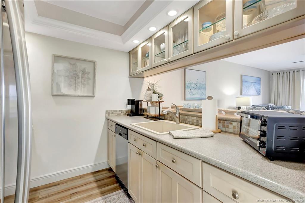 40 NE Plantation Road 107