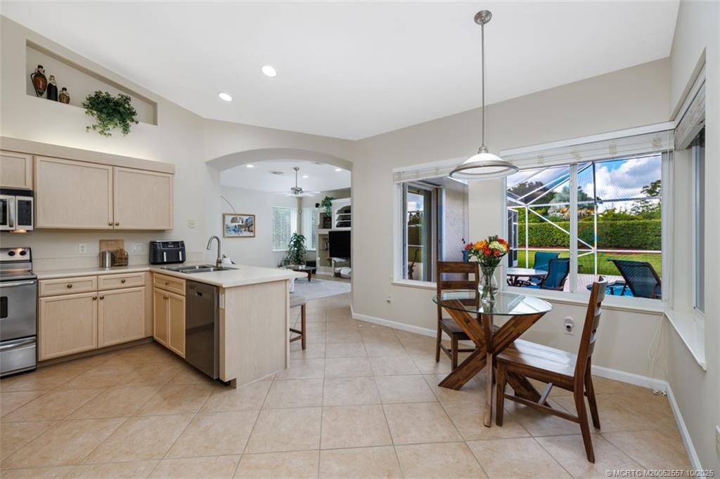 5068 SW Landing Creek Drive