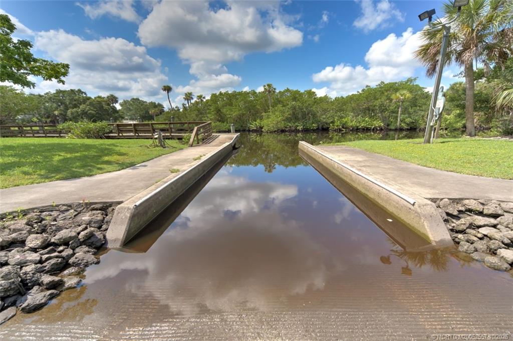 5068 SW Landing Creek Drive