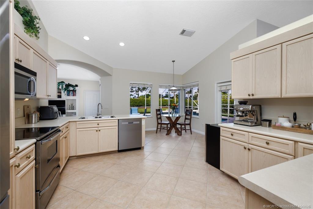 5068 SW Landing Creek Drive