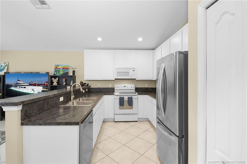486 NW Sunflower Place