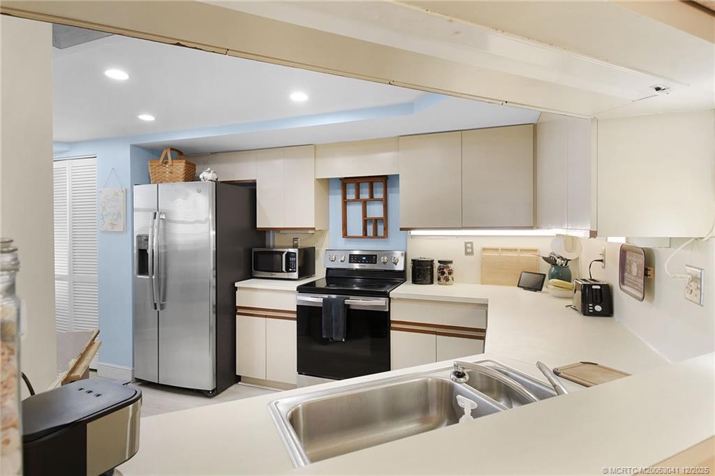9500 S Ocean Drive 908