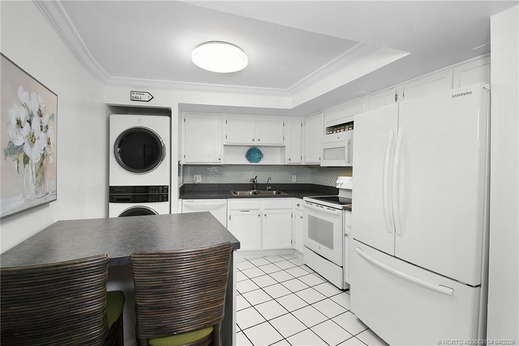 1357 NE Ocean Blvd 214