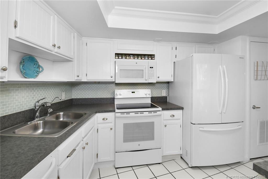 1357 NE Ocean Blvd 214