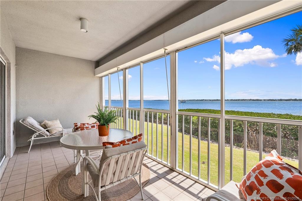 164 NE Edgewater Drive 2105