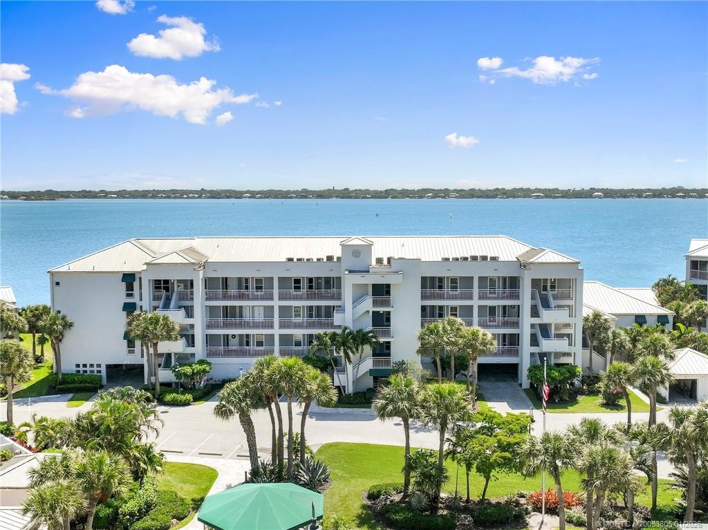 164 NE Edgewater Drive 2105