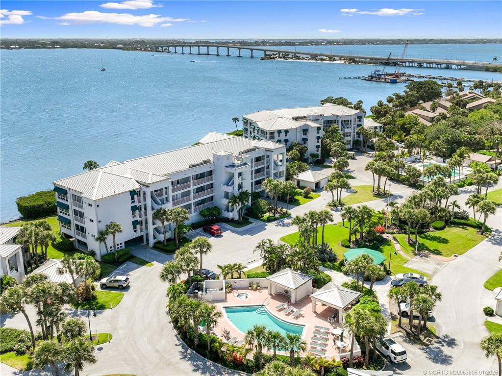 164 NE Edgewater Drive 2105