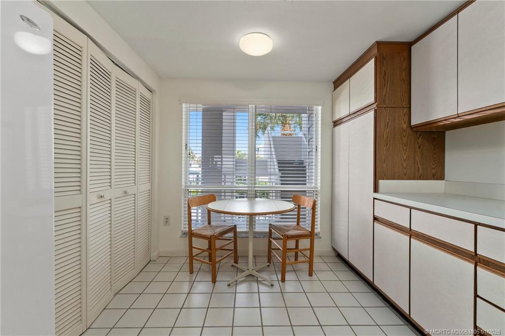 164 NE Edgewater Drive 2105