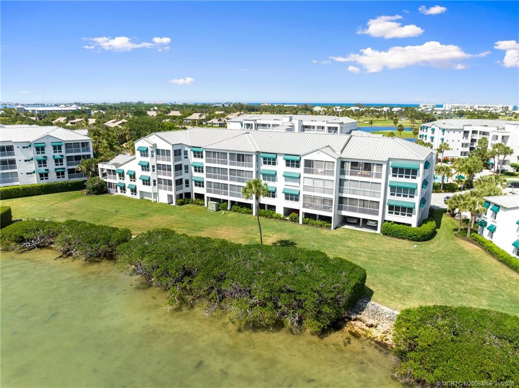 164 NE Edgewater Drive 2105