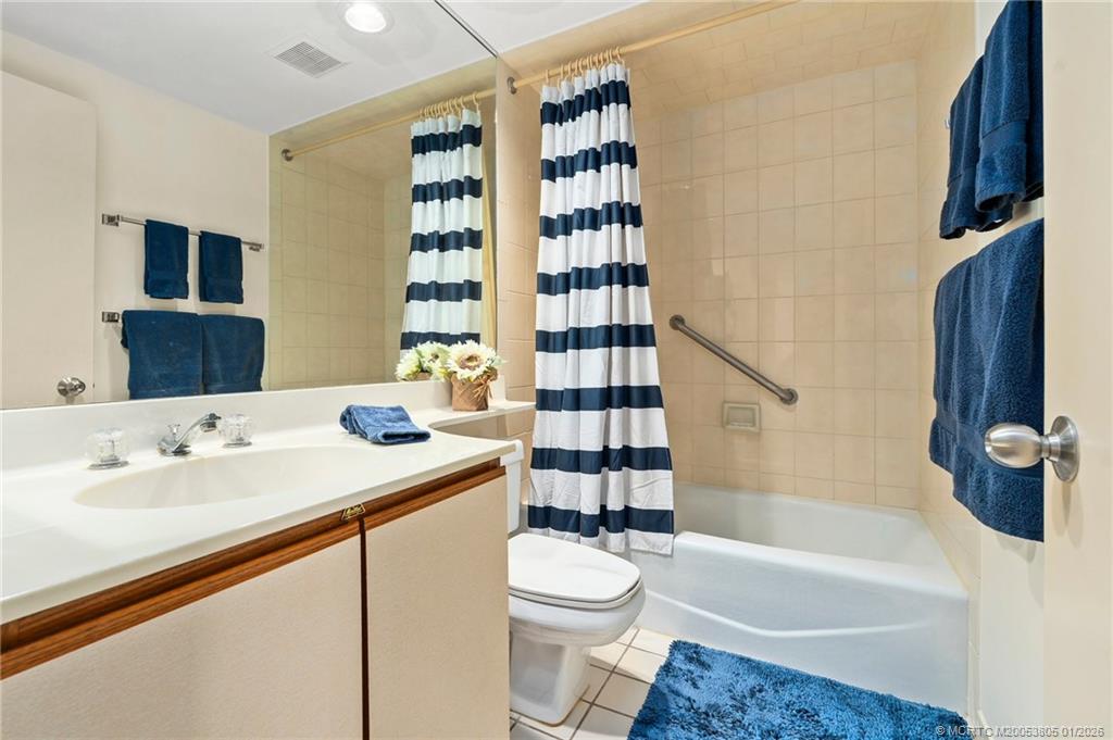164 NE Edgewater Drive 2105