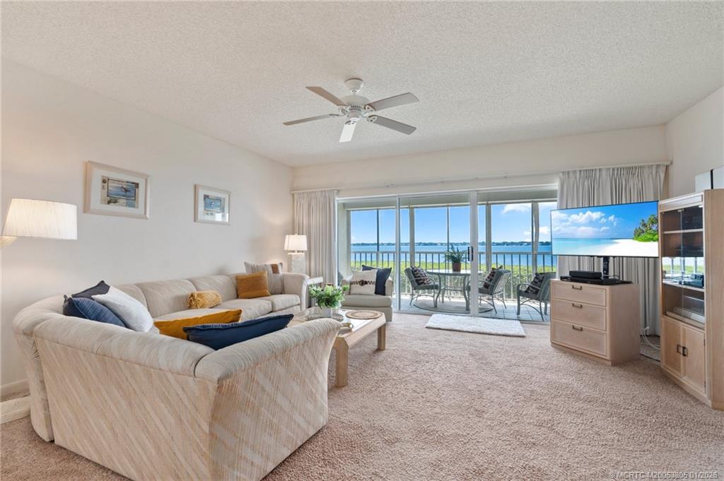164 NE Edgewater Drive 2105