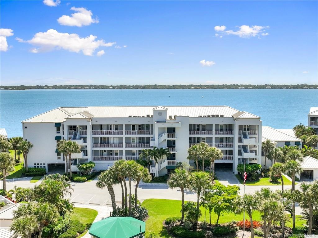 164 NE Edgewater Drive 2105
