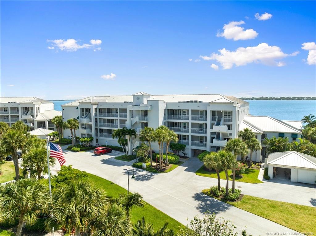 164 NE Edgewater Drive 2105