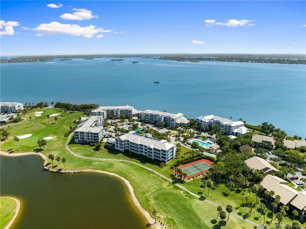 164 NE Edgewater Drive 2105