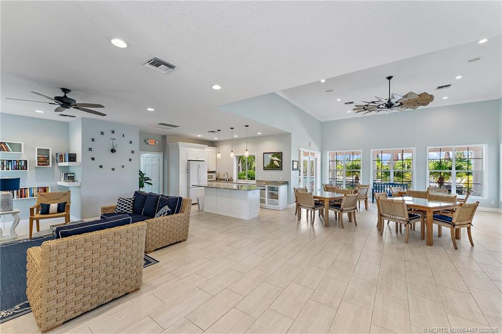 5800 NE Island Cove Way 2202