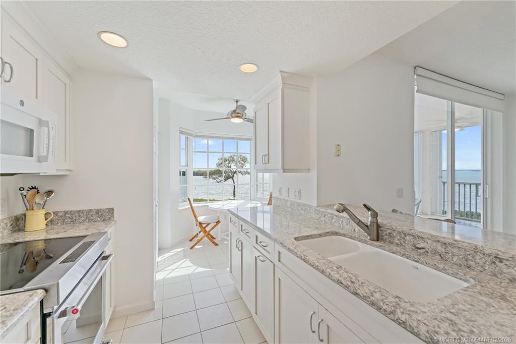 5800 NE Island Cove Way 2202