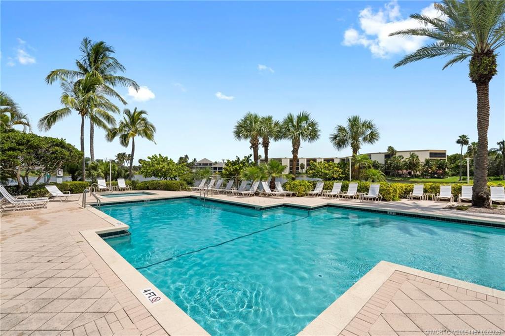 5800 NE Island Cove Way 2202