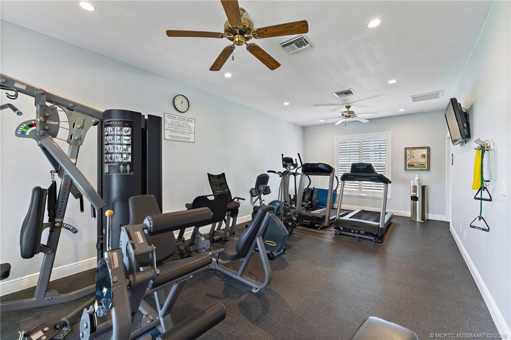 5800 NE Island Cove Way 2202